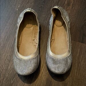 Bandolino Gold/Silver Glitter Ballet Flats